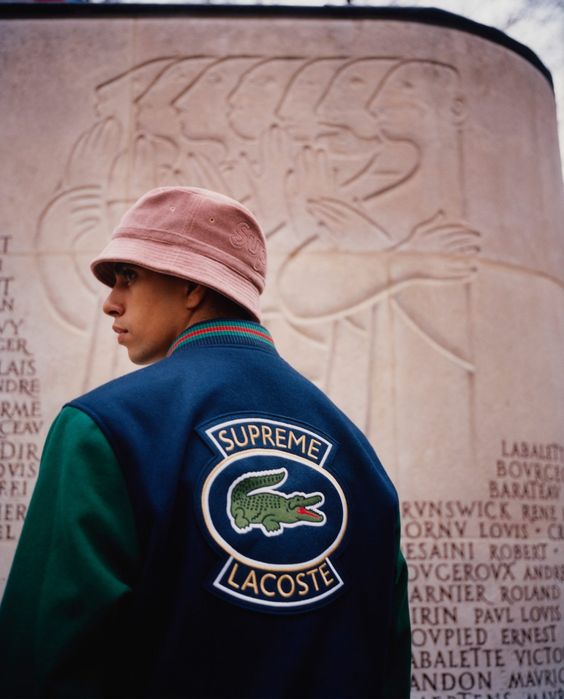 Lacoste ®