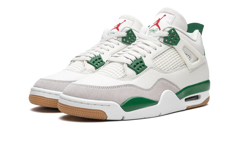 Air Jordan ® 4 Retro SB Pine Green