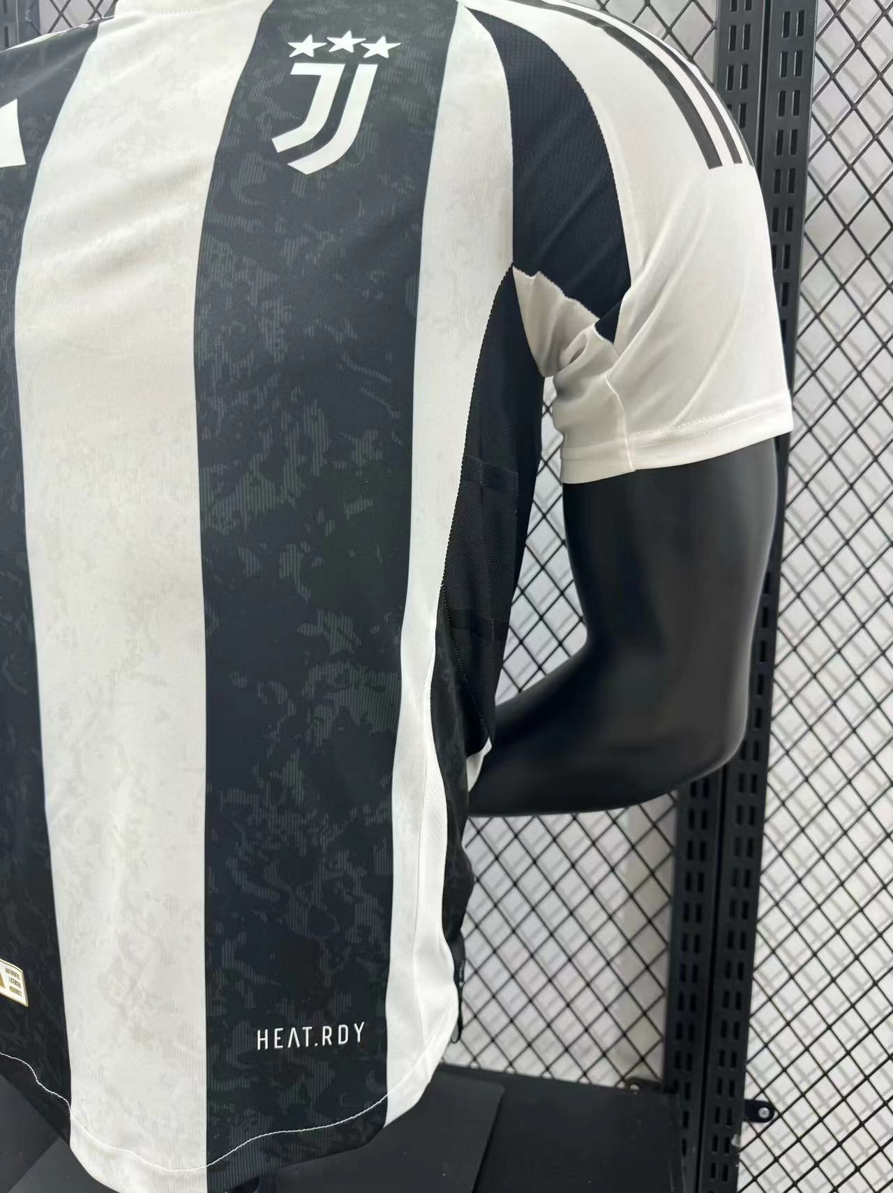 Maillot Domicile Juventus 2024-2025