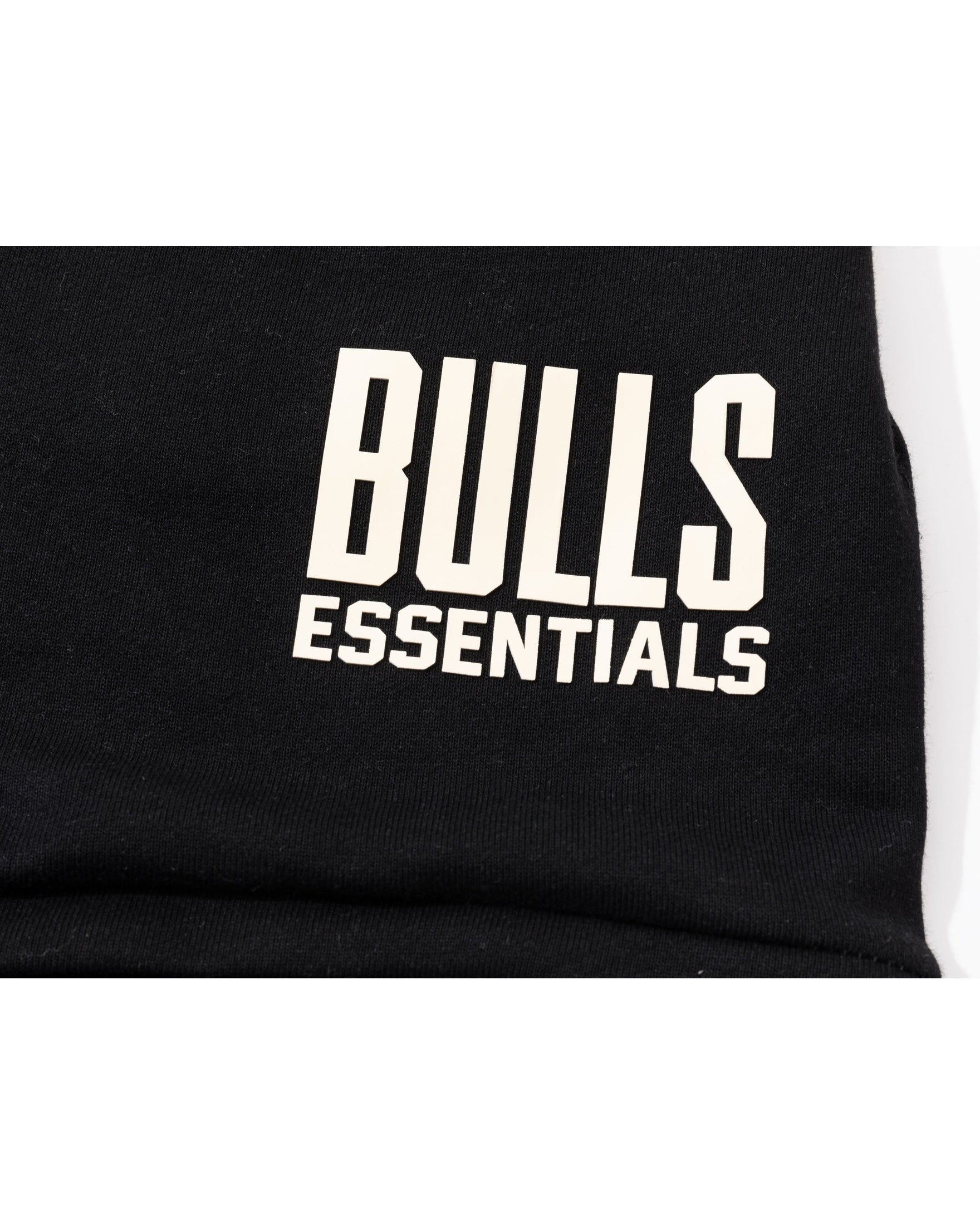 Short Essentials BULLS Noir